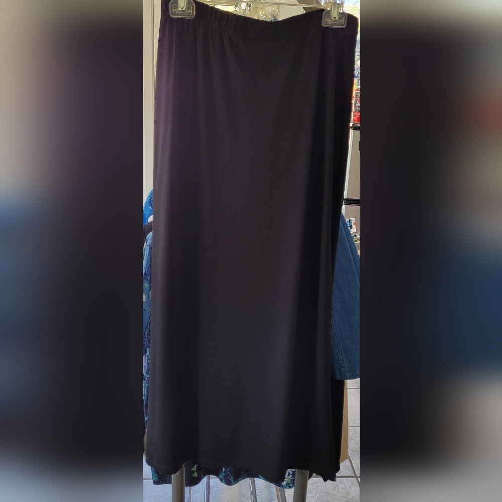 EUC long black skirt w/side kick pleat